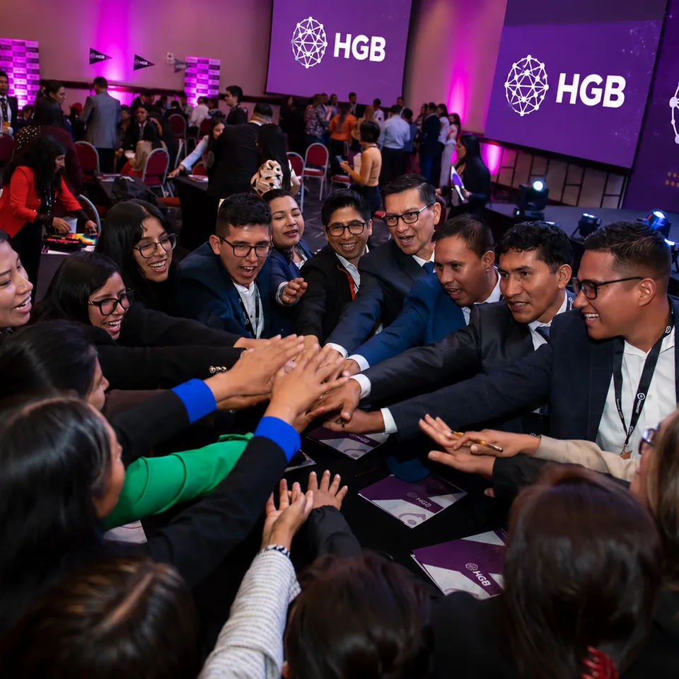 Equipo HG Business en comunidad